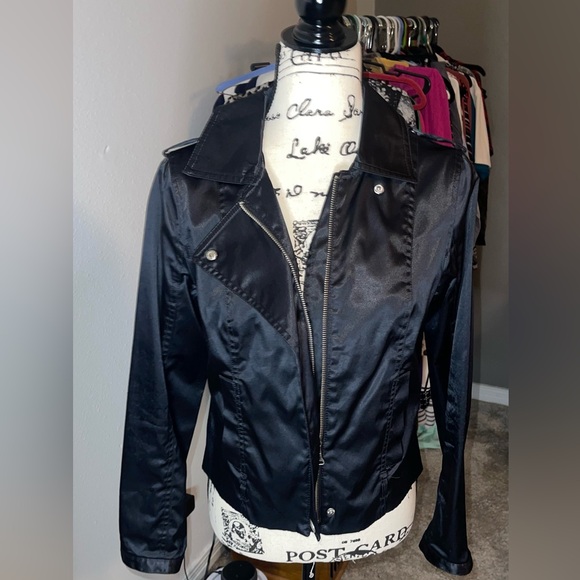 Express Jackets & Blazers - Express Design Studio Women's Black Jacket size 10 zipper closure with pockets